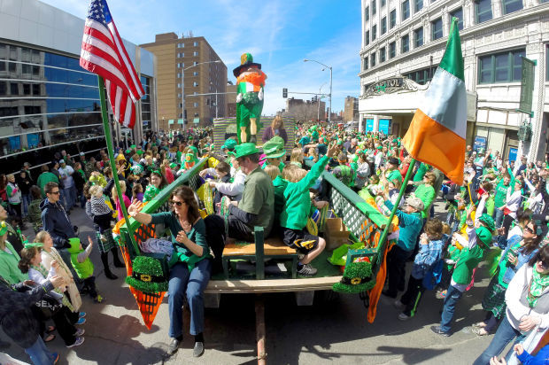 031415-grandparade-js04